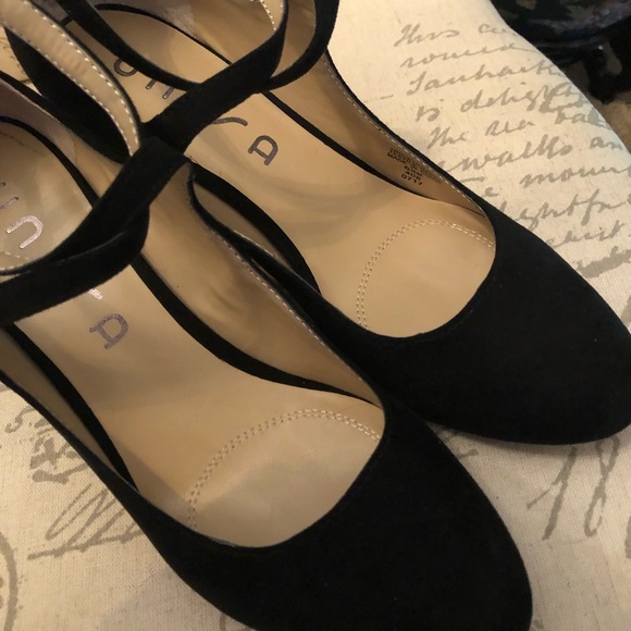 Black suede block heels - Picture 3 of 5